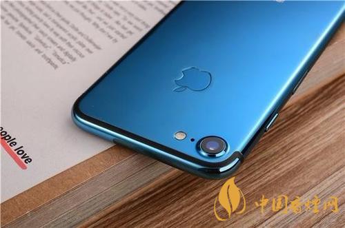 iphone12藍(lán)色好看嗎？ iphone12藍(lán)色和白色哪個(gè)好看？