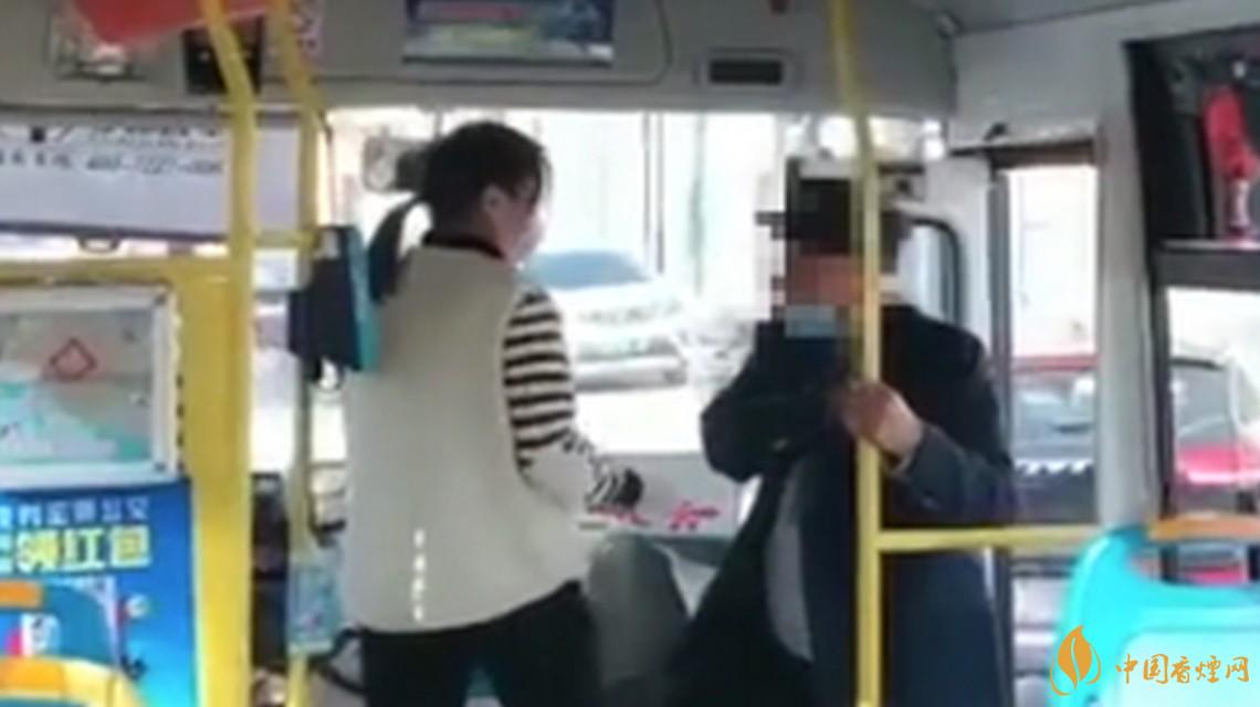 公交公司回應(yīng)司機(jī)趕老人下車 涉事司機(jī)已經(jīng)停職