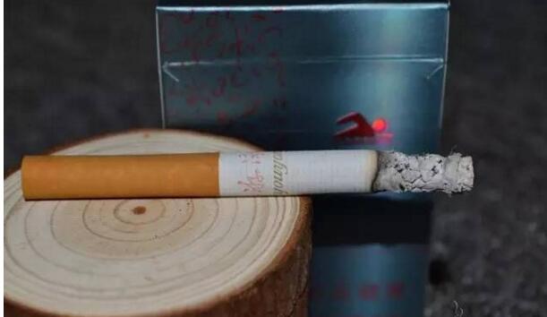 黃鶴樓游泳回歸，爺爺輩最喜愛的香煙品牌